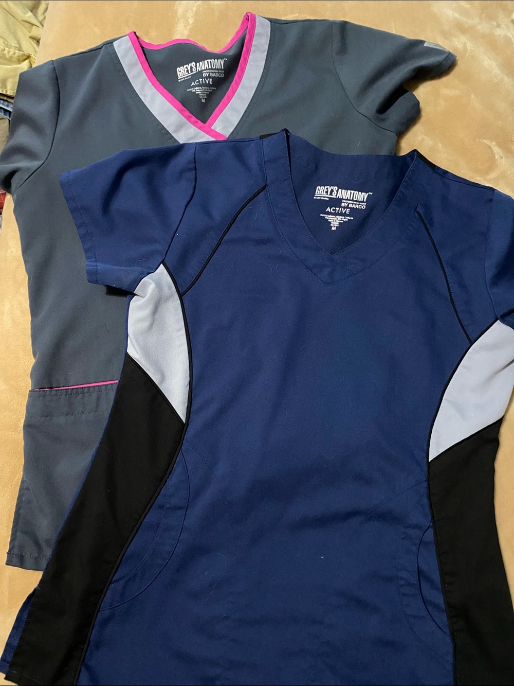 Grey's Anatomy Scrub Tops Sz M